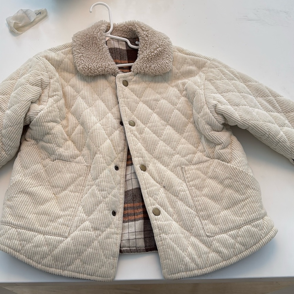 Reversible coat White and checkered size 5